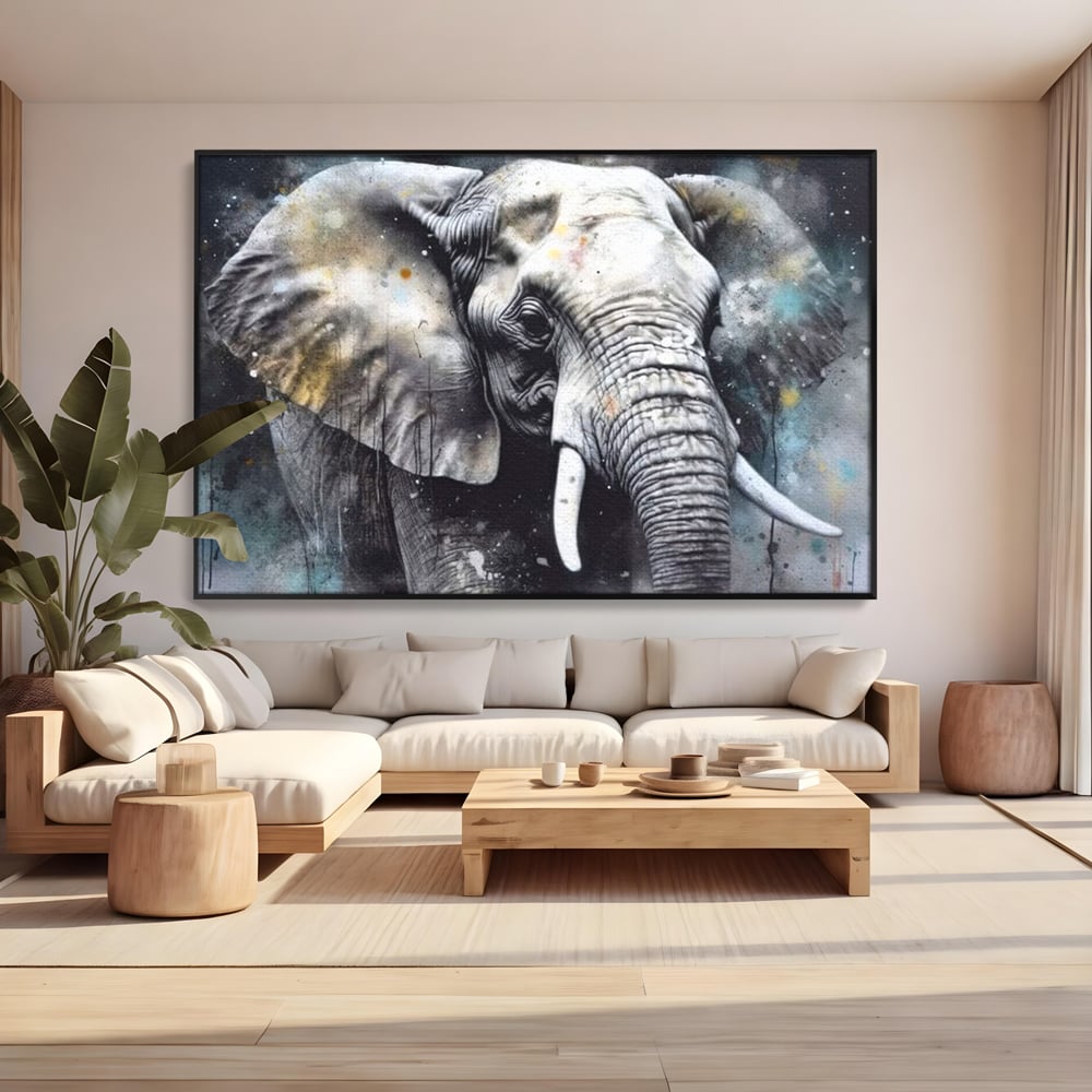Tablou canvas cu tablou canvas cu cap de elefant, in rama de aluminiu negru, pe perete intr-un living
